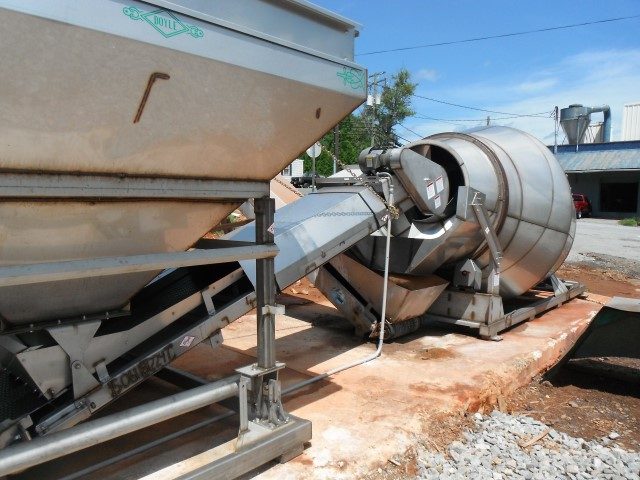 Fertilizer mixer at Coleman Farm Supply